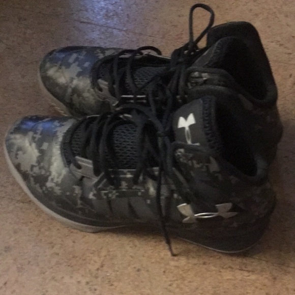 under armor men's tennis shoes